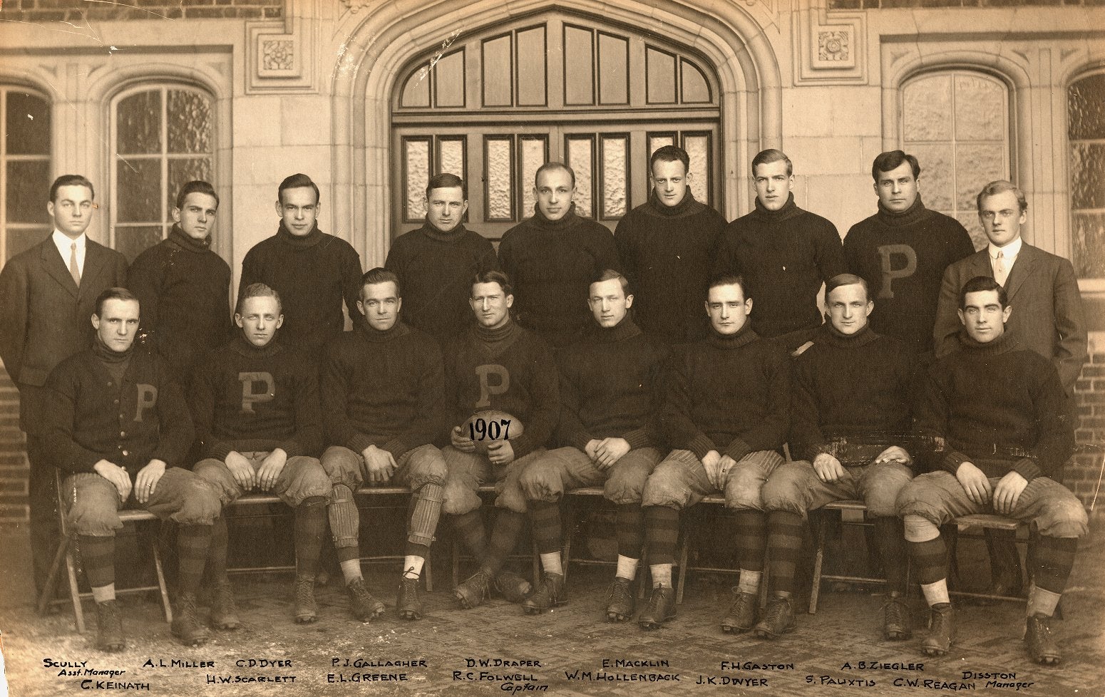 Varsity football team, 1907