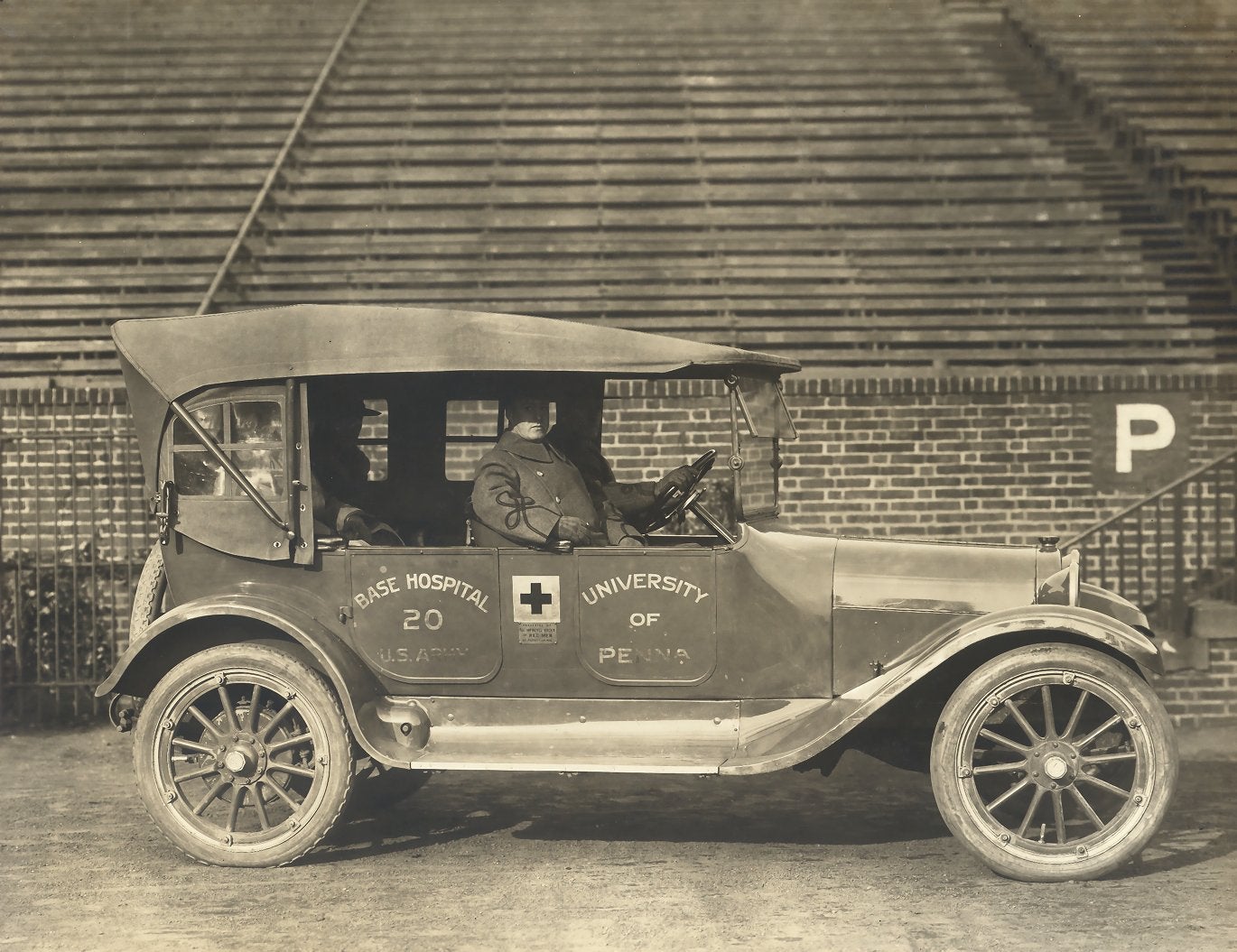 Base Hospital No. 20, ambulance, 1918