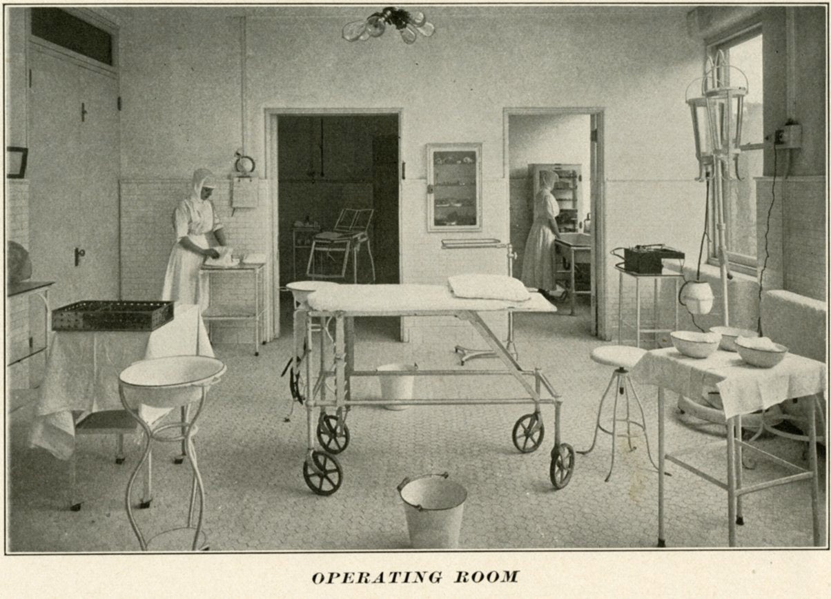 Howard Hospital operating room, 1914