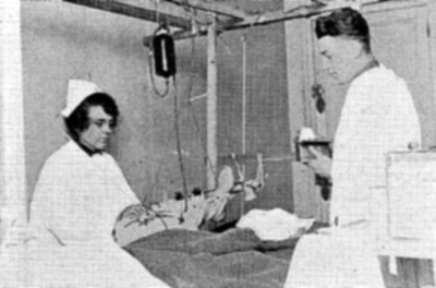 Suspension and Carrel-Dakin Treatment of Infected Fracture Photo from History of United States Army Base Hospital No. 20, p. 51