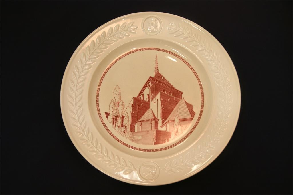 Wedgwood china, plate depicting spire of Irvine Auditorium, 1940