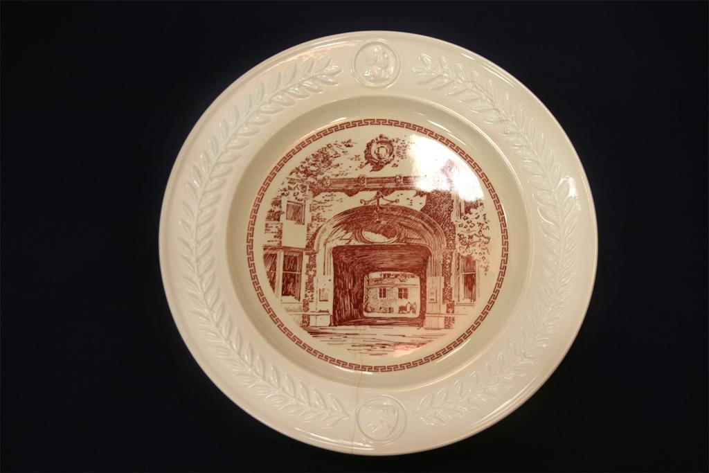 Wedgwood china, plate depicting Veterinary Archway, 1940